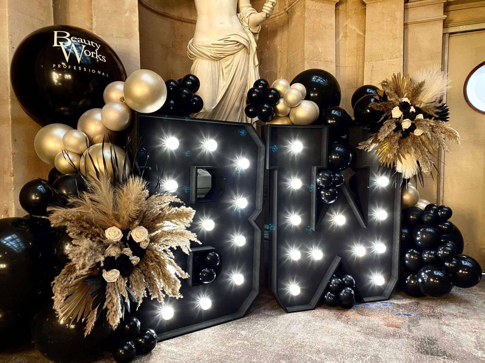Light Up Letters and Numbers 2 Custom light up letters for corporate events. Light up letters for hire. Light up letters for sale